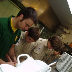 ajuinensnijden - Scouts en Gidsen Zaventem 